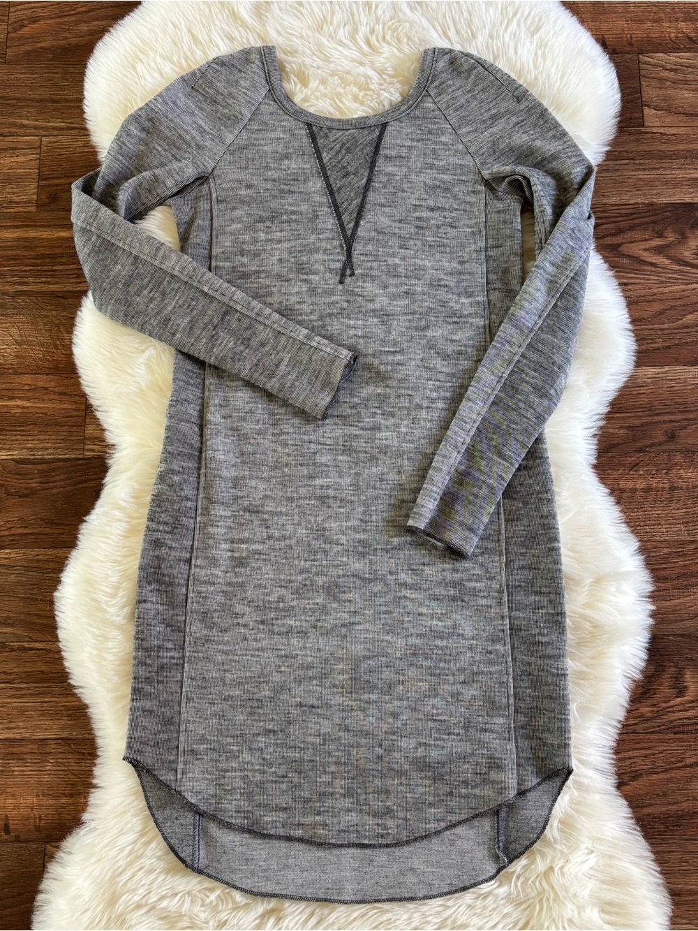 Aritzia Wilfred Gray Wool Blend Long Sleeve V-Neck Sweater Dress Open Back M